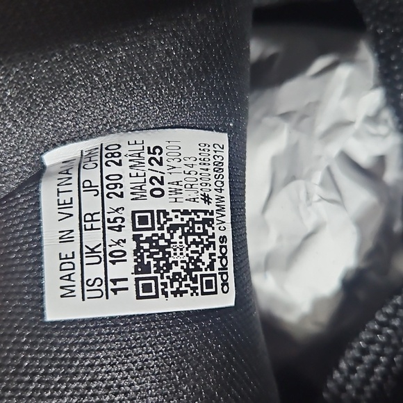 Adidas Mens Black Suede and White Sneakers - Picture 8 of 9